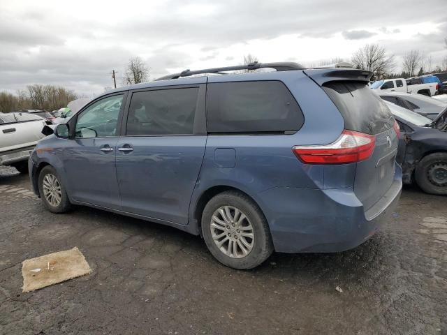 5TDYK3DC0FS657079 - 2015 TOYOTA SIENNA XLE BLUE photo 2