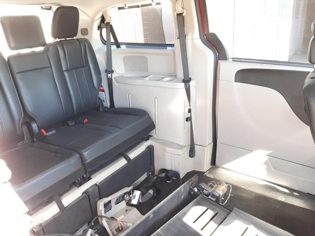 2A4RR8DG2BR703105 - 2011 CHRYSLER TOWN & COU TOURING L MAROON photo 11