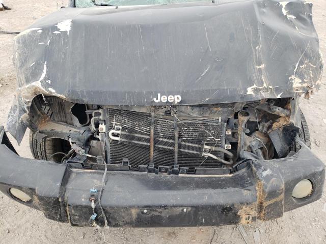 1J8HG48KX8C111699 - 2008 JEEP COMMANDER SPORT Schwarz Foto 12