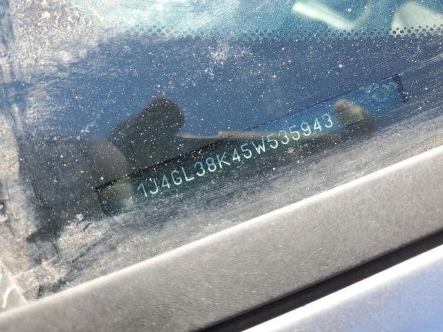 1J4GL38K45W535943 - 2005 JEEP LIBERTY RENEGADE SILVER photo 12