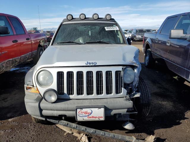 1J4GL38K45W535943 - 2005 JEEP LIBERTY RENEGADE SILVER photo 5