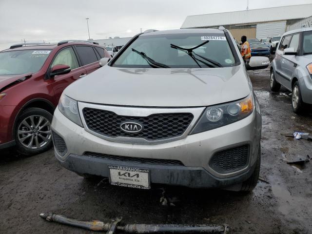 5XYKTDA2XDG316089 - 2013 KIA SORENTO LX SILVER photo 5