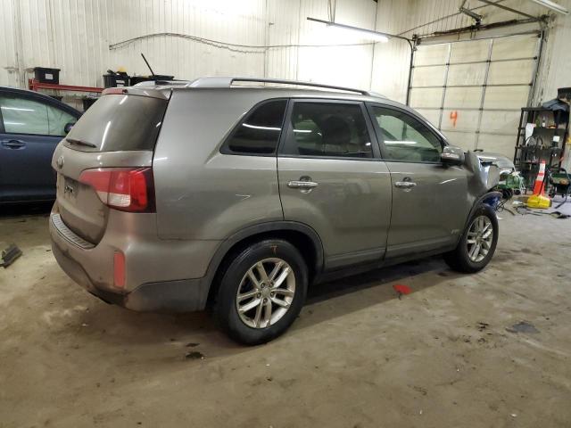 5XYKTCA68FG616388 - 2015 KIA SORENTO LX GRAY photo 3