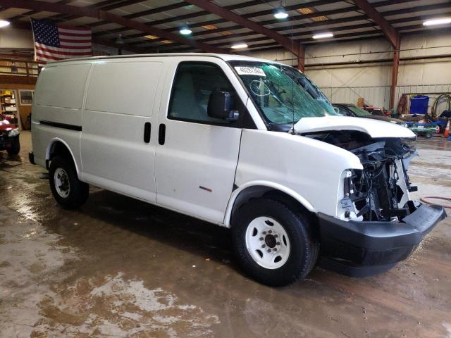 1GCWGAF1XK1251813 - 2019 CHEVROLET EXPRESS G2 WHITE photo 4