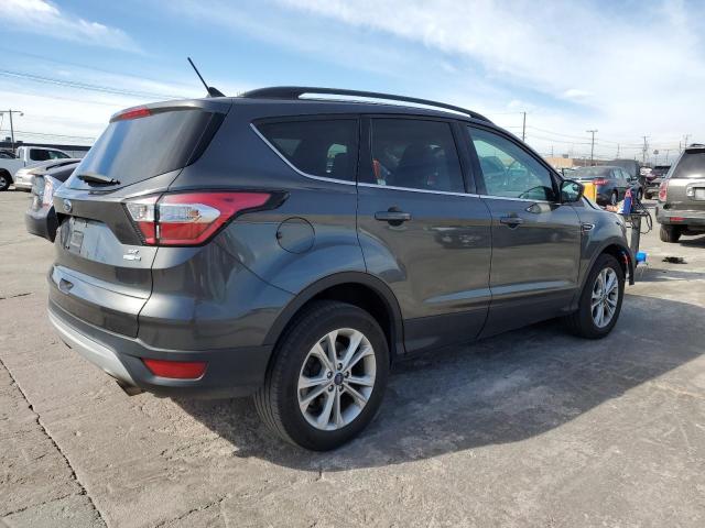 1FMCU9GDXJUB25818 - 2018 FORD ESCAPE SE GRAY photo 3