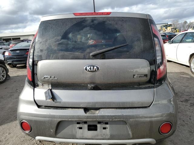 KNDJP3A58K7668862 - 2019 KIA SOUL + GRAY photo 6