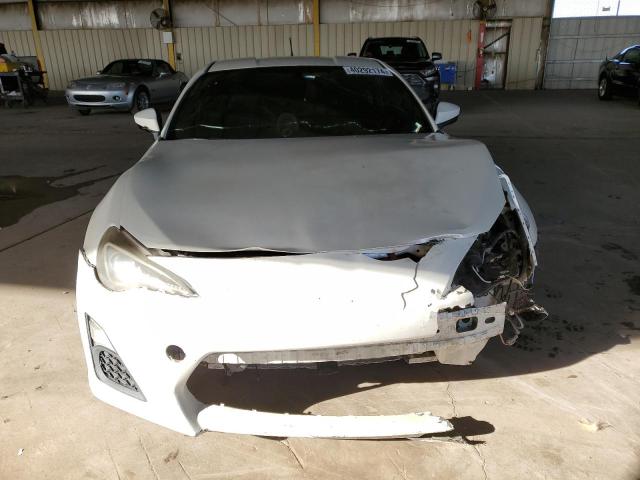 JF1ZNAA18E8704001 - 2014 TOYOTA SCION FR-S WHITE photo 5