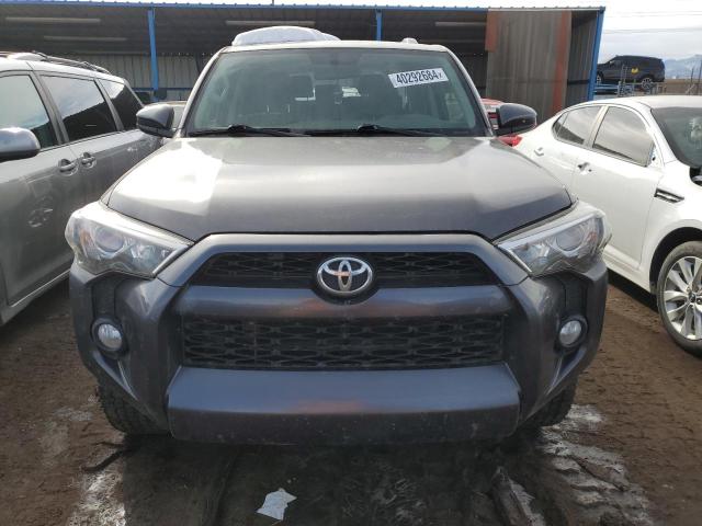 JTEZU5JR6H5160156 - 2017 TOYOTA 4RUNNER SR5 GRAY photo 5