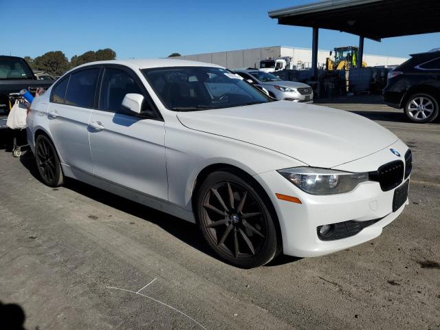 WBA3B1C57DK130546 - 2013 BMW 320 I WHITE photo 4