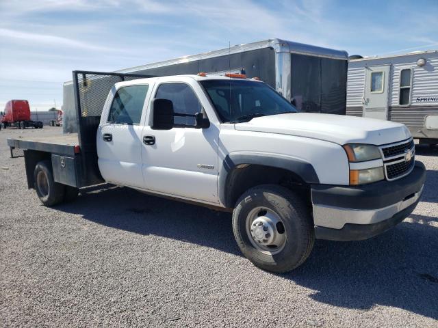 1GBJC33U76F253709 - 2006 CHEVROLET 3500 C3500 WHITE photo 4