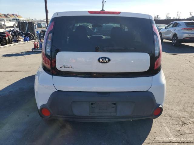 KNDJN2A26G7320233 - 2016 KIA SOUL WHITE photo 6