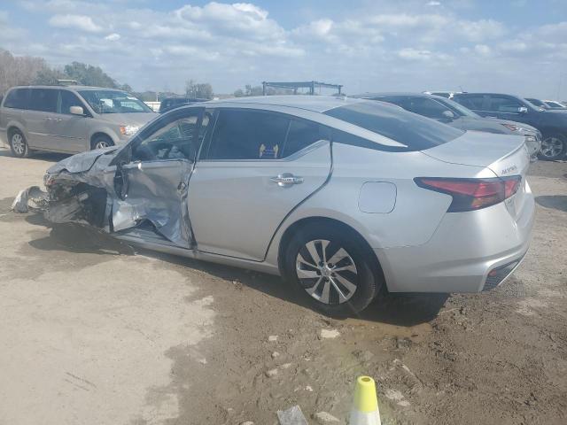 1N4BL4BV9KN311809 - 2019 NISSAN ALTIMA S SILVER photo 2