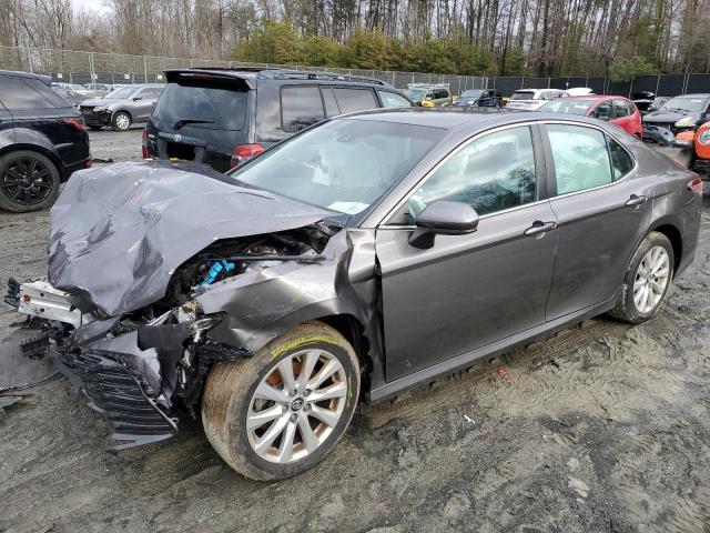 4T1B11HK1JU040174 - 2018 TOYOTA CAMRY L GRAY photo 1