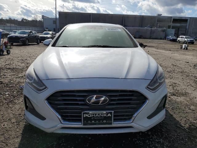 5NPE24AF7KH796679 - 2019 HYUNDAI SONATA SE WHITE photo 5