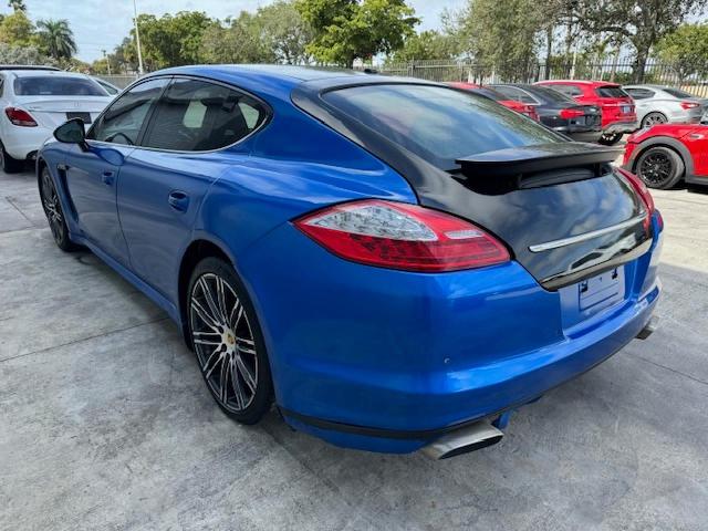 WP0AA2A7XGL001514 - 2016 PORSCHE PANAMERA 2 BLUE photo 2