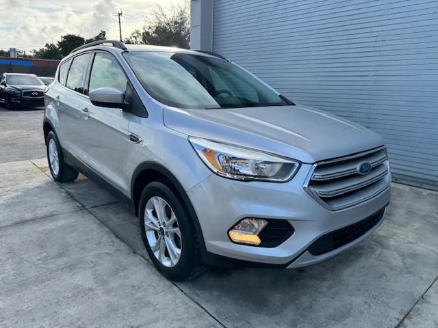 1FMCU0GD7JUA11013 - 2018 FORD ESCAPE SE SILVER photo 4