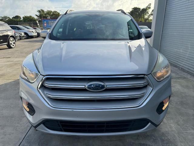 1FMCU0GD7JUA11013 - 2018 FORD ESCAPE SE SILVER photo 5