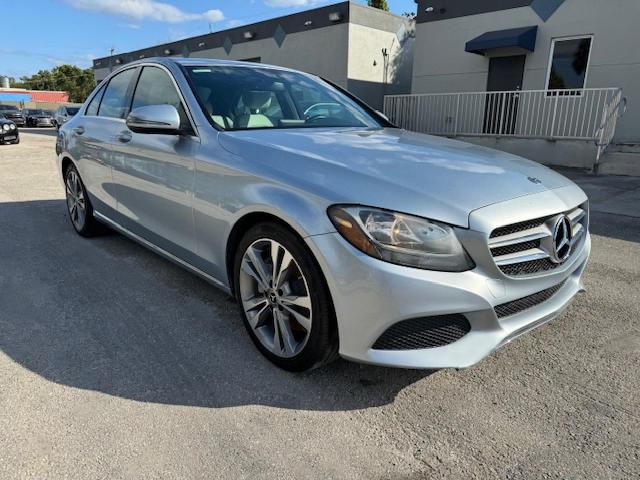 55SWF4JBXJU264554 - 2018 MERCEDES-BENZ C 300 SILVER photo 4