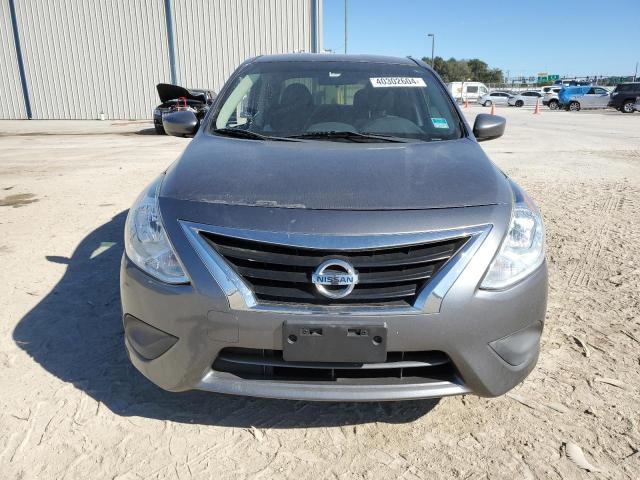 3N1CN7AP7HL826896 - 2017 NISSAN VERSA S GRAY photo 5