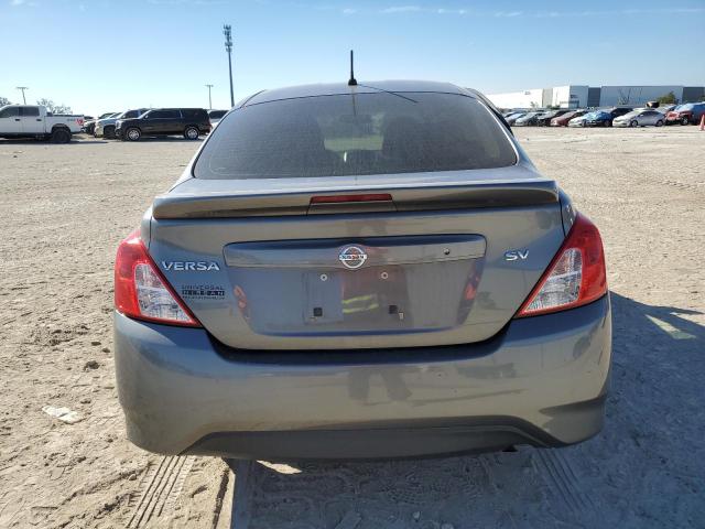 3N1CN7AP7HL826896 - 2017 NISSAN VERSA S GRAY photo 6