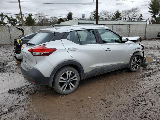 3N1CP5CU0JL531694 - 2018 NISSAN KICKS S SILVER photo 3