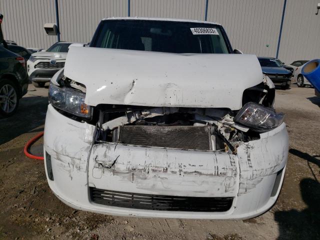 JTLKE50E081008547 - 2008 TOYOTA SCION XB Weiß Foto 5