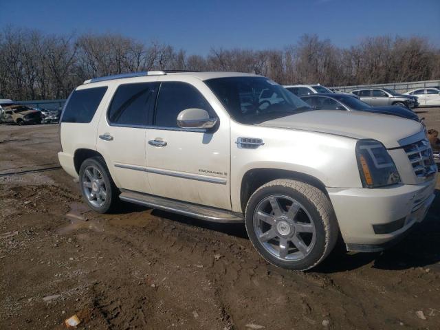 1GYEC63808R217986 - 2008 CADILLAC ESCALADE LUXURY WHITE photo 4