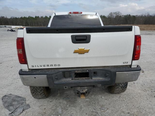 1GC1KYE81DF108139 - 2013 CHEVROLET SILVERADO K2500 HEAVY DUTY LTZ WHITE photo 6