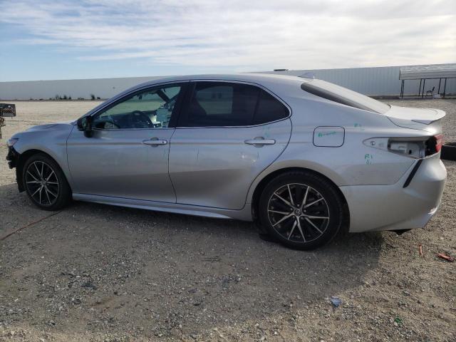 4T1G11AK0PU151095 - 2023 TOYOTA CAMRY SE NIGHT SHADE SILVER photo 2