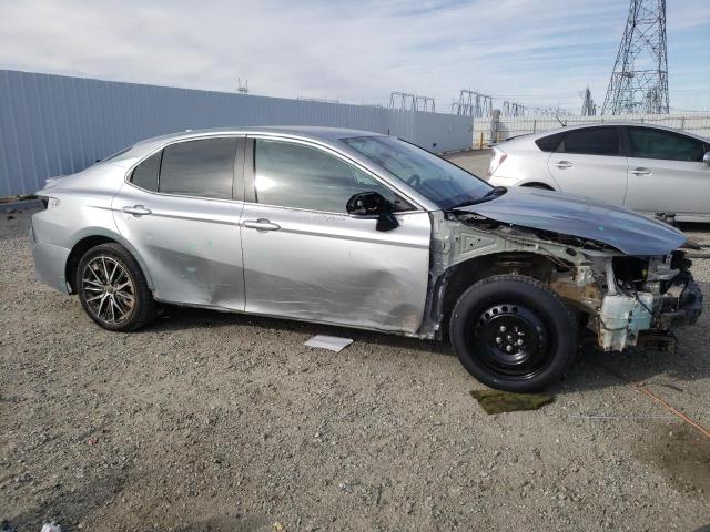 4T1G11AK0PU151095 - 2023 TOYOTA CAMRY SE NIGHT SHADE SILVER photo 4