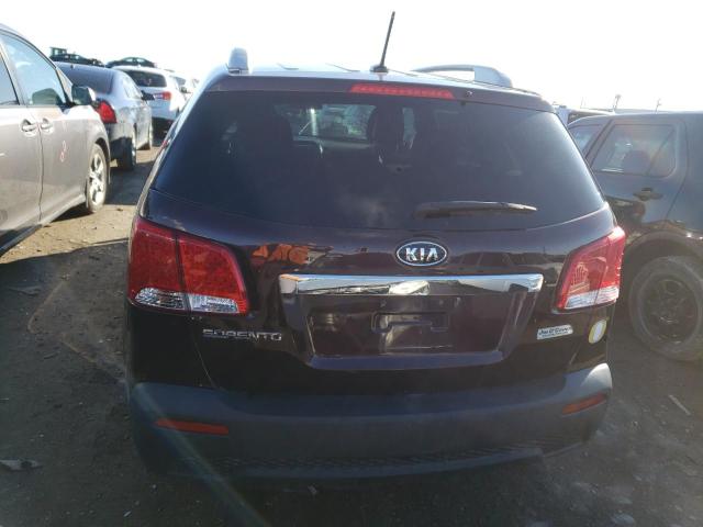 5XYKTDA27CG244878 - 2012 KIA SORENTO BASE MAROON photo 6