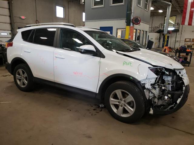 2T3RFREV8EW214655 - 2014 TOYOTA RAV4 XLE WHITE photo 4