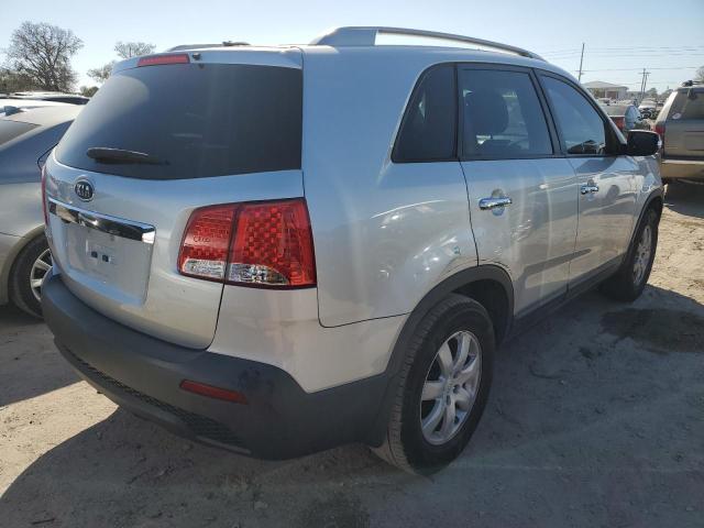 5XYKT3A10BG139468 - 2011 KIA SORENTO BASE SILVER photo 3