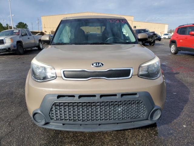 KNDJN2A26G7289937 - 2016 KIA SOUL TAN photo 5