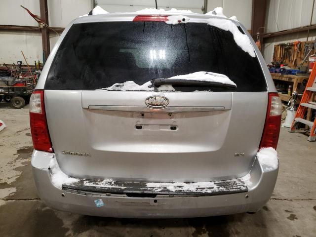 KNDMH4C3XA6338091 - 2010 KIA SEDONA EX SILVER photo 6