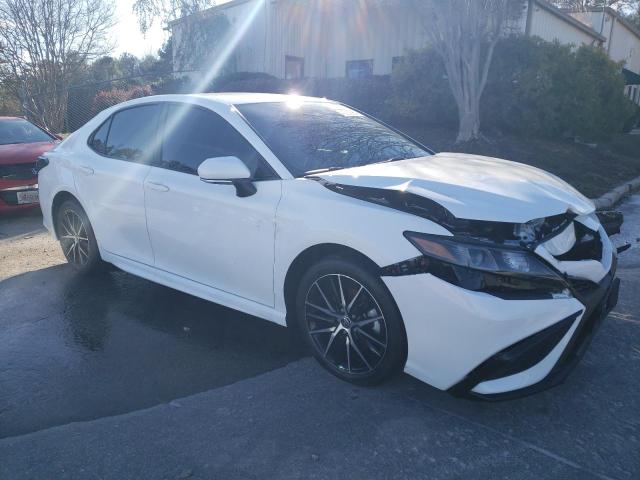 4T1G11AK2PU730475 - 2023 TOYOTA CAMRY SE NIGHT SHADE WHITE photo 4