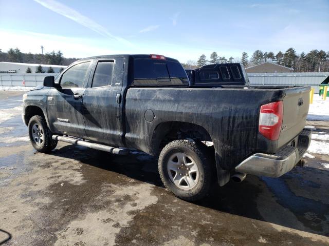 5TFUY5F15HX668161 - 2017 TOYOTA TUNDRA DOUBLE CAB SR/SR5 BLACK photo 2