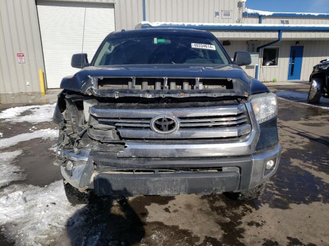 5TFUY5F15HX668161 - 2017 TOYOTA TUNDRA DOUBLE CAB SR/SR5 BLACK photo 5