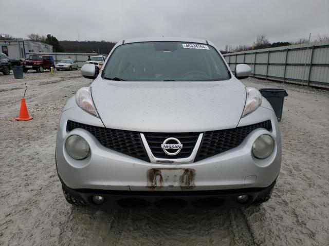 JN8AF5MVXDT214704 - 2013 NISSAN JUKE S SILVER photo 5