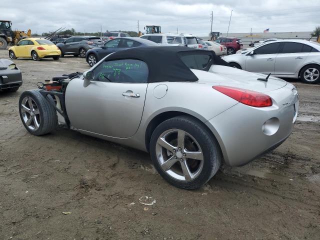 1G2MC35B58Y123475 - 2008 PONTIAC SOLSTICE SILVER photo 2