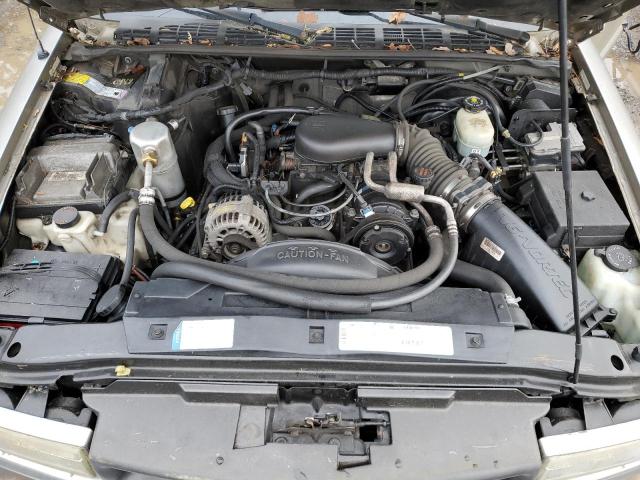 1GNCT18W21K160543 - 2001 CHEVROLET BLAZER TAN photo 11