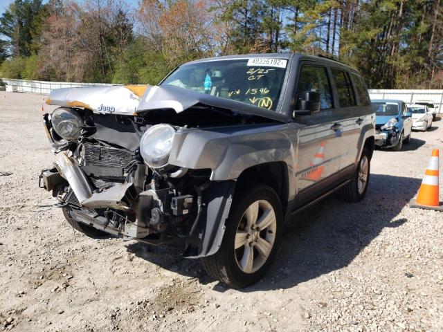 1C4NJRFB1GD501546 - 2016 JEEP PATRIOT LATITUDE SILVER photo 2