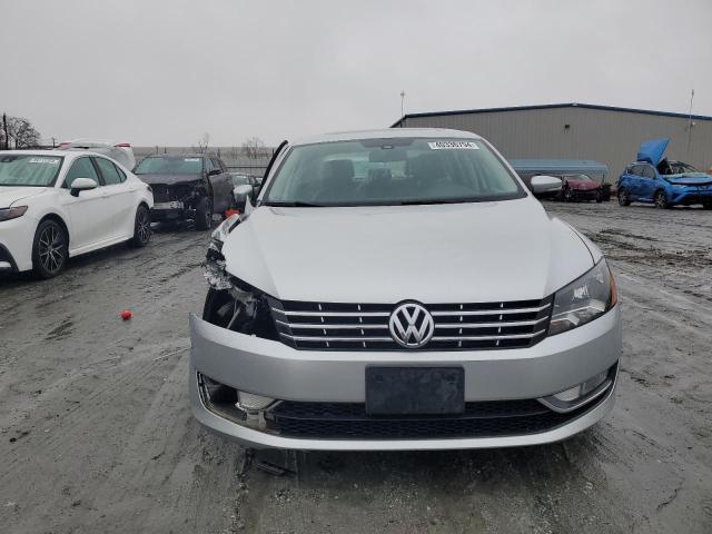 1VWBV7A34FC044342 - 2015 VOLKSWAGEN PASSAT SE SILVER photo 5