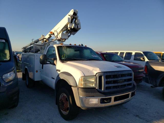 1FDXF46P06ED53550 - 2006 FORD F450 SUPER DUTY WHITE photo 1