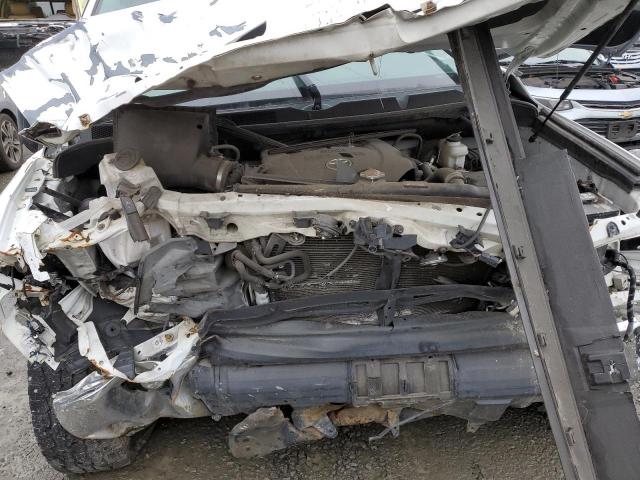 5TFUY5F17JX765951 - 2018 TOYOTA TUNDRA DOUBLE CAB SR/SR5 WHITE photo 11