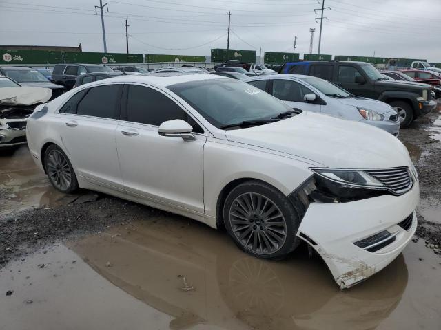 3LN6L2G9XDR828429 - 2013 LINCOLN MKZ WHITE photo 4