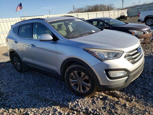 5XYZU3LB3GG380398 - 2016 HYUNDAI SANTA FE S SILVER photo 4