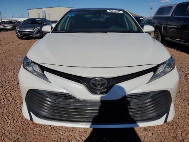 4T1B11HK9KU712127 - 2019 TOYOTA CAMRY L WHITE photo 5