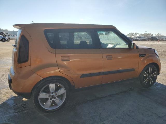 KNDJT2A2XA7104687 - 2010 KIA SOUL + ORANGE photo 3