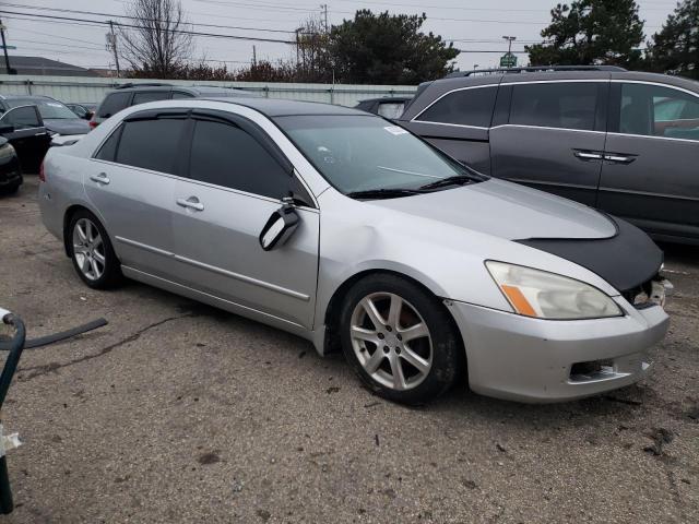 1HGCM55366A030819 - 2006 HONDA ACCORD SE SILVER photo 4